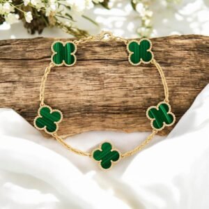 Vibrant Green Clover Luck Bracelet